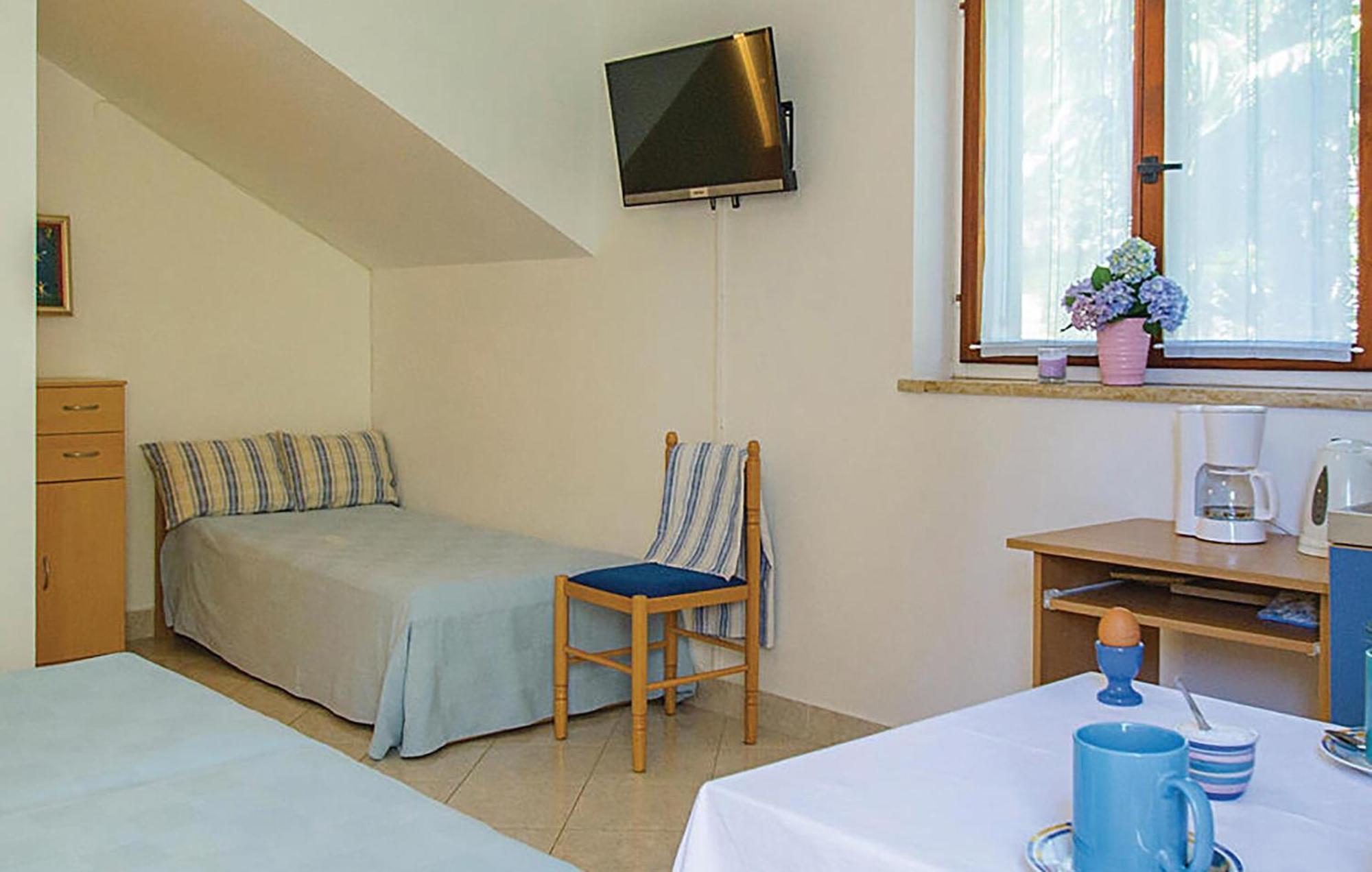 Beautiful Apartment In Rabac With Kitchen Exterior foto
